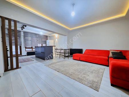 Lüks-25.000 Tl Kiracılı-ada Mutfaklı-metroya Yürüme Mesafesinde.