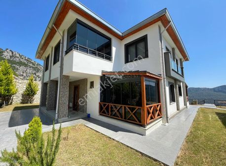 Tüzün'den Yenişehir Çukurkeşlik'te 5+1 Dubleks Satılık Lüx Villa