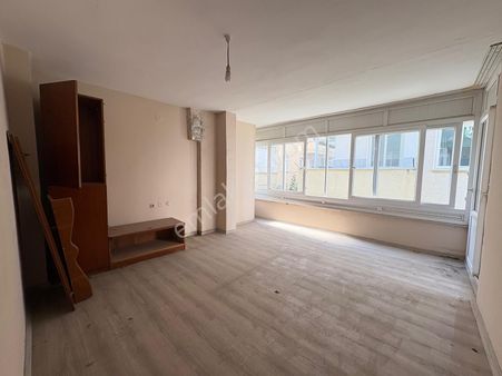 Prestij'den Cumhuriyet'te Sosyete Civarı 3+1 Daire