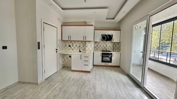 Onur Yıldırım'dan Edremit Merkezde Satılık Şahane 2+1