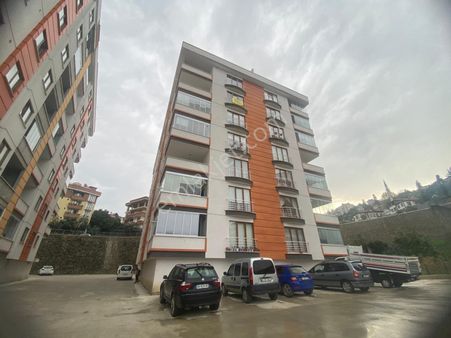 Akçaabat Durbinarmahallesinde Satılık Doğalgazlı Asansörlü Daire 6.kat Ful Deniz Manzarali