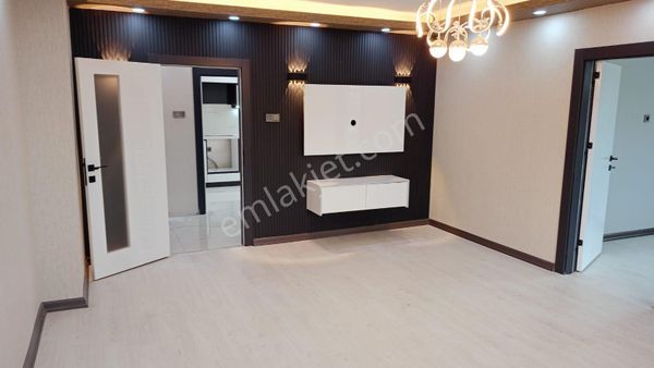 Lüks Yapılı*sincan*plevne Mh*3+1*ön Cephe*3.ara Kat*iskanlı*krediye Uygun