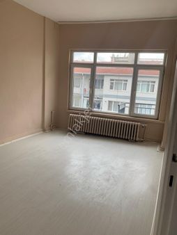 Atatürk Cd. Üstünde Kiralık Geniş Daire