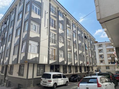 Nex Home Gayrimenkuldn Üçevlerde Cadde Üstü Satılık 2+1 Daire