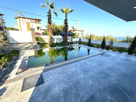 Ayanoğlundan Eşsiz Deniz Manzaralı Full Donanımlı 5+2 Lux Villa