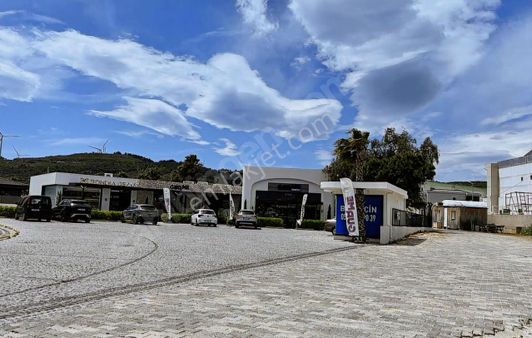 Çeşme Mamurbaba'da Villa İmarlı Çift Cepheli Köşe Arsa