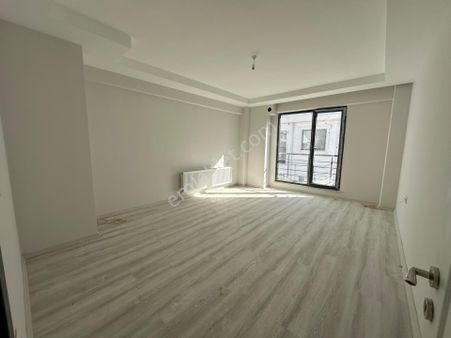 Yenikordon'da Müthiş Fırsat Teras Keyfi Sunan Ayrı Mutfaklı 2+1