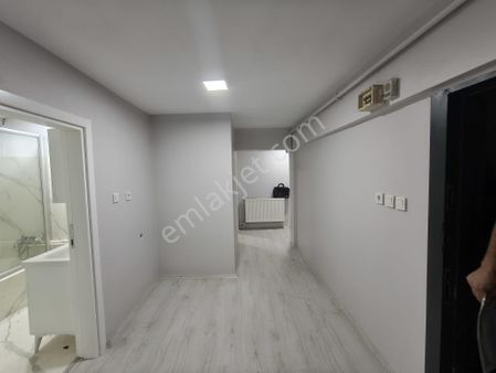 Sancaktepede Merkezi Konumda 2+1 Bahçe Katı Satılık Daire