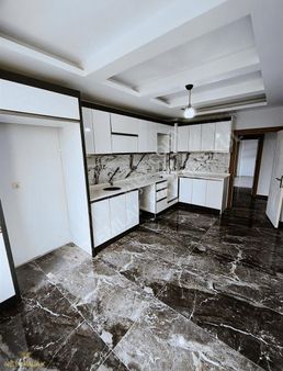 Net Emlak'tan Hastaneye Yürüme Mesafesinde 4+1 Kiralık Daire