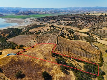 Salihli Hacıköseli'de Satılık 13690 M2 Tarla (video)