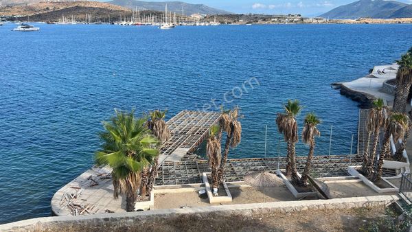 Bitez Asarlıkta Özel Plajlı Elit Sitede Full Manzaralı Daire