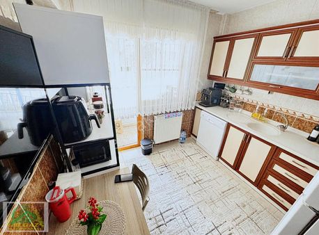 İncirli'de Cadde Yakını 3+1 Bağımsız Yüksek Giriş Yapılı Daire !