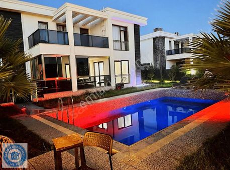 Gürdoğan Mahallesinde Satılık Havuzlu Dubleks