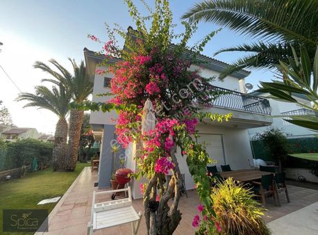 Çeşme Boyalık Kiralık 3+1 Müstakil Villa