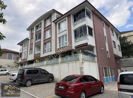 Konuralp Evlerinde Kendine Ait Bahçeli Satılık 2+1 Daire