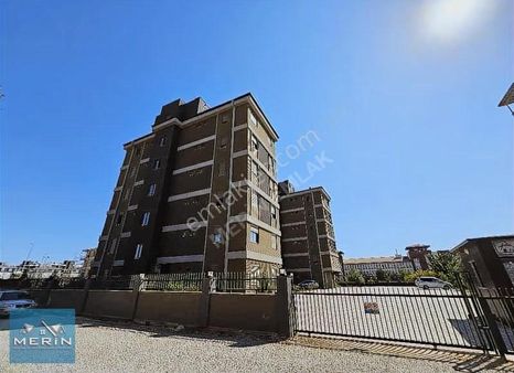 Habibler'de Cadde Üzeri Lüx Sitede Satılık 2+1 Daire