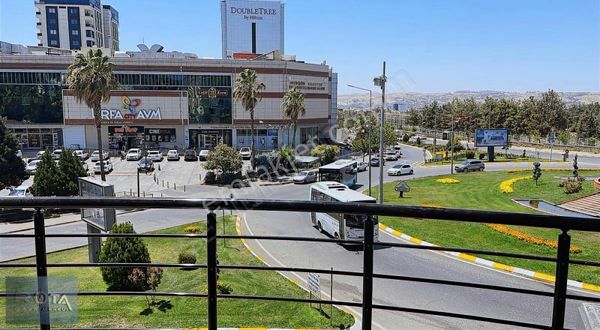 Rota'dan Esentepe Kahyaoğlu Sitesinde Satılık Yapılı 4+1 Daire