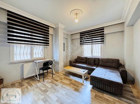 Kayışdağı Mh. Merkezde Çok Geniş Ve Ferah Eşyalı Giriş Kat 1+1