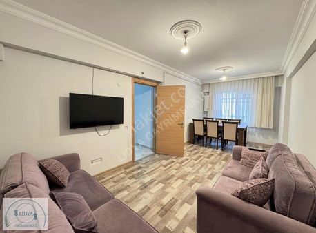 Kayışdağı Mh. Öğrenciye-kurumsala Geniş Ayrı Mutfaklı Eşyalı 2+1