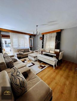 Işık Gayrimenkülden Cumhuriyet Mah.bakımlı Fırsat4+1 Daire