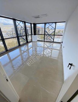 Folkart Towers Karşısı,adliye Yakını Kdv Avantajlı Kiralık Ofis