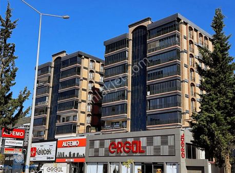 Binevler Turyaptan Akdo Saray Civarı Cadde Üstü Lüks Daire