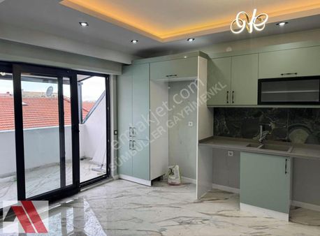 Sümbüller'den Z.ısıtma E.banyo Teraslı Şık Tasarım 4+1 Dublex