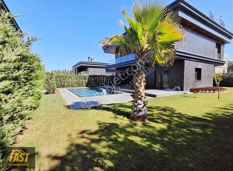 Tepeören'de Koç Lisesi Kampüsü Bitişiğinde Site İçinde 7+1 Villa