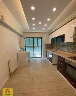 Birlik Mahallesinde 4+1 Çift Banyo Full Yapılı Otoparklı Asansörlü Boş Daire