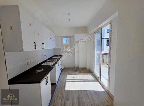 Mumcularda Satılık 2+1 Daire