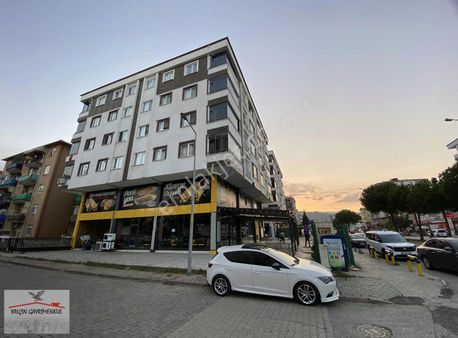 Tekkeköy'ün Kalbinde Cambalkonlu Eşyalı Kiralık 3+1 Daire