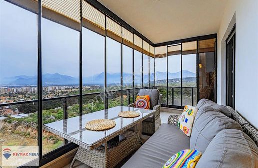 Deniz, Şehir Ve Doğa Manzaralı Teras Antalya 'da 4+1 Daire