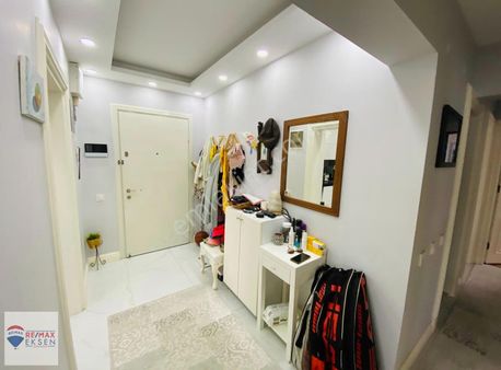 Sinpaş Central Life Oğuz Yanık 3+1 138 M2 Kiralık Ara Kat Daire