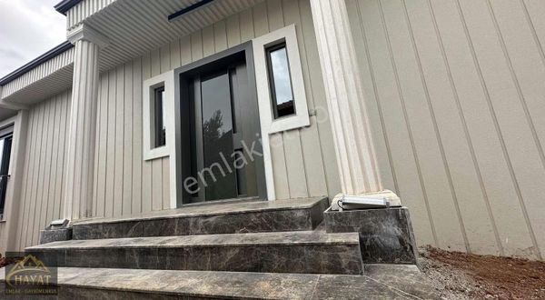 Döşemealtı Merkezde 3+1 Geniş Villa