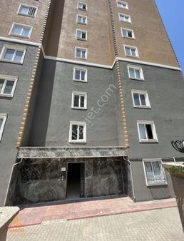 Fen Lisesi Civarında Site İçerisinde Satılık 5+1 Daire