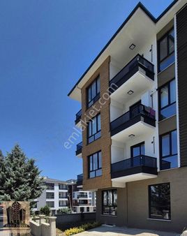 Yalova Çiftlikköy Mehmet Akif Ersoy Mahallesi Satılık Daire.