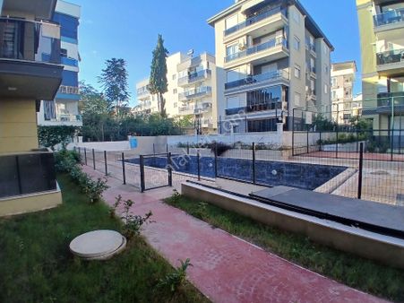 Siteiçi Havuzlu Güvenliklı Kapalı Otoparklı Sıfır Binada