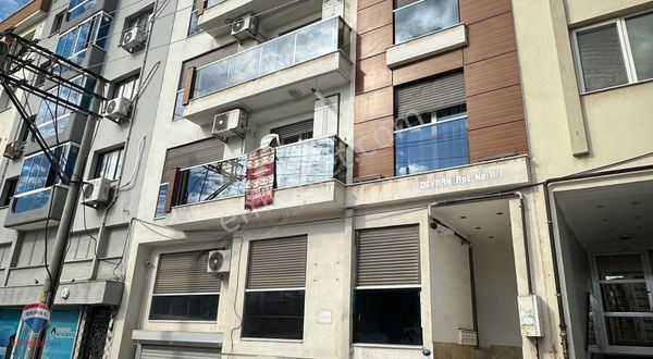 59 Karşıyaka Semiklerde Satılık Kapalı Mutfaklı, Otoparklı 2+1