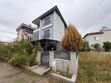 Arya Gayrimenkul'den Akçay'da Şık Tasarımlı 4+1 Lüks Villa