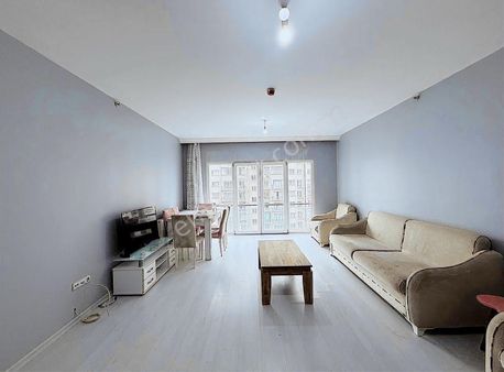 Fi Towers Sitesinde Satılık Havuz Cepheli 2+1 Ara Kat Daire