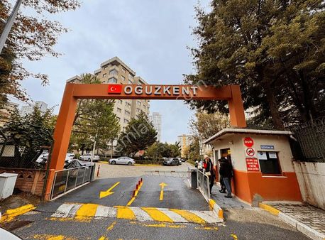 Metrobüse Yakın Ara Kat 3+1 Boş Satılık Daire