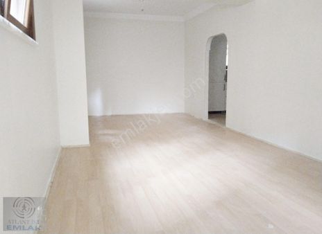 Kayışdağı Merkez Dörtyol Işıklarda 3+1 100m2 Yeni Binada Boyalı