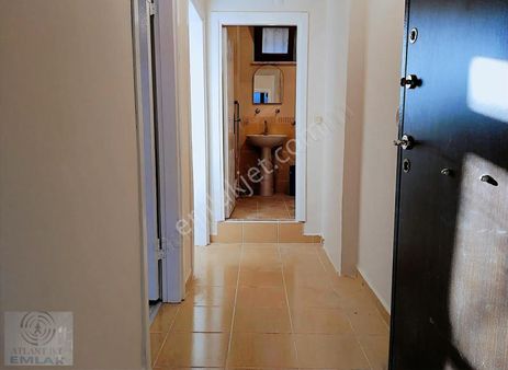 Kayışdağı Dörtyol Işıklarda 1+1 Bakımlı Kombili Kapalı Mutfaklı