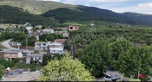 Doğa Dostu'nda Kemalpaşa Kamberler Köy İçi Satılık 1875m2 Bağ