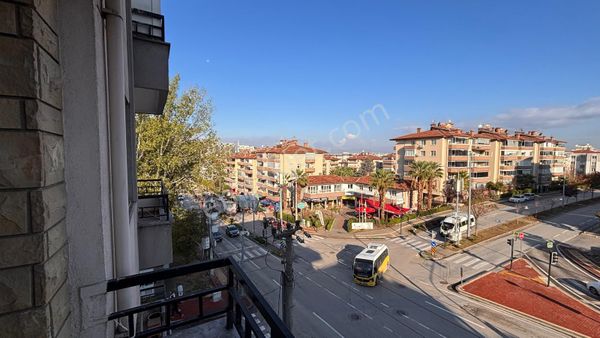 Barış Mahallesi Baturay Sitesi Caddeye Cephe Arakat 3+1 Daire