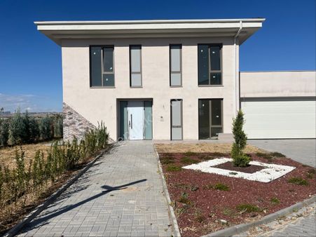 Ankara Hacılar Mevkinde Göle Yakın Satılık Villa Mora Manzara Evleri