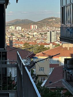 Hastane Yakını Avcı Sokakda Kat Konumunda Altında Daire Var