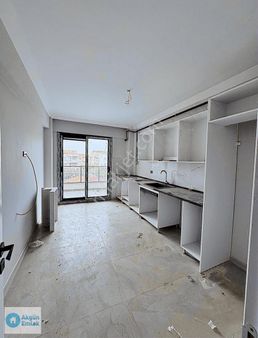 Hürriyet Mahallesi Parkhisar Yakını 3+1 120 M2 Arakat Daire