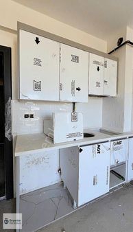 Özyurtlar'dan Muradiye'de Cadde Üzerinde Full Özellikli 1+1