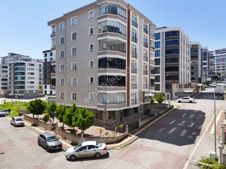 Cağaloğlu Blv Üstünde Wc Ve Mutfaklı Satılık Dükkan